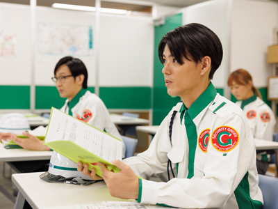 「交通誘導警備」（国家資格）取得へのサポート体制