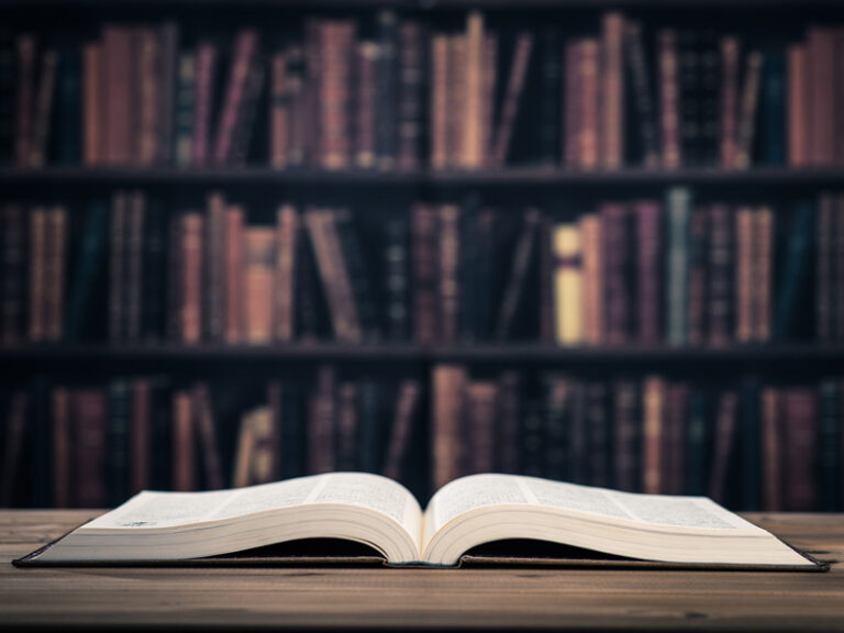 警備スタッフも知っトク。「警備業法」の役割！